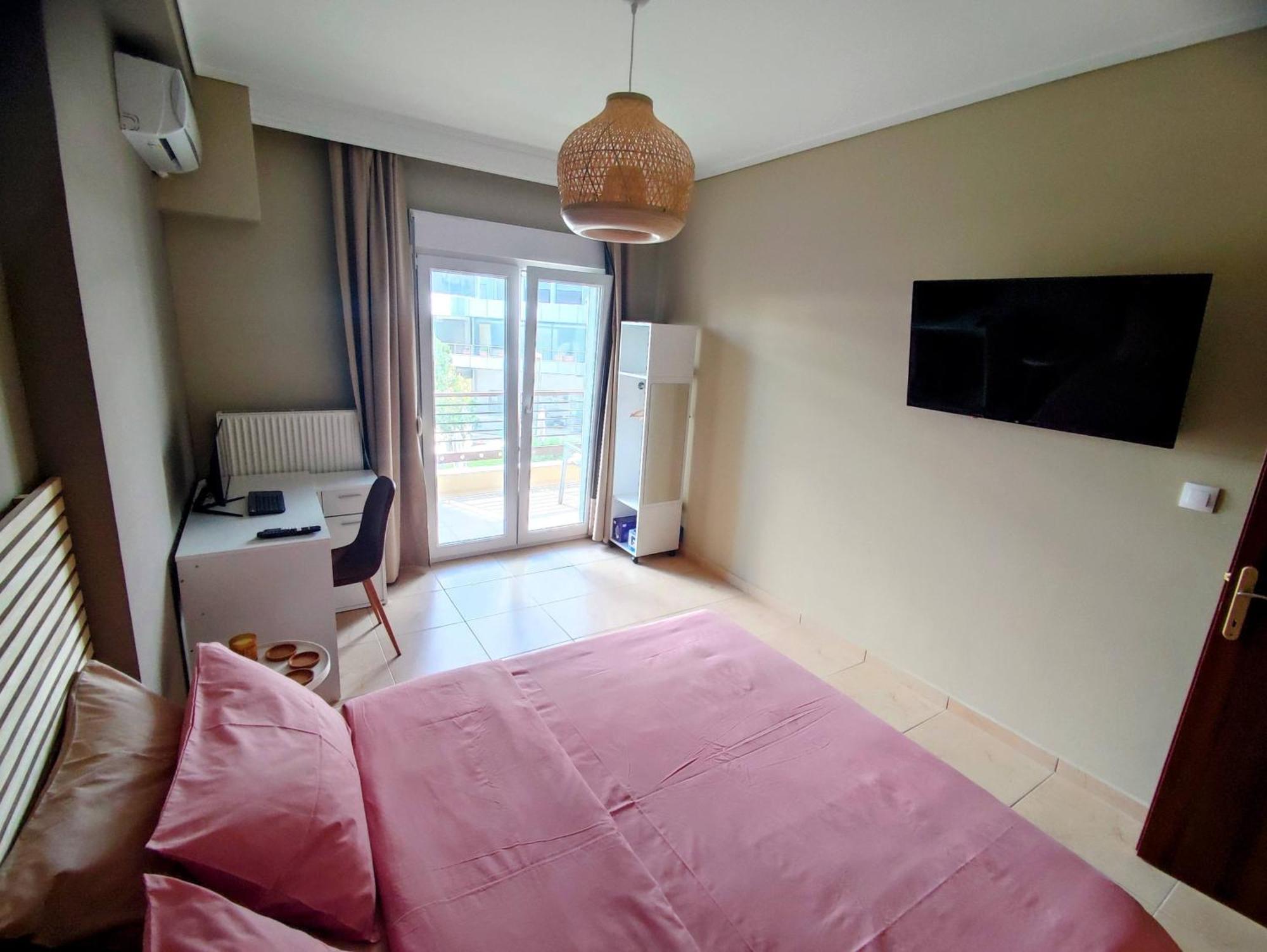 Cozy Apt! Friends & Family - Private Paid Parking Appartement Thessalonique