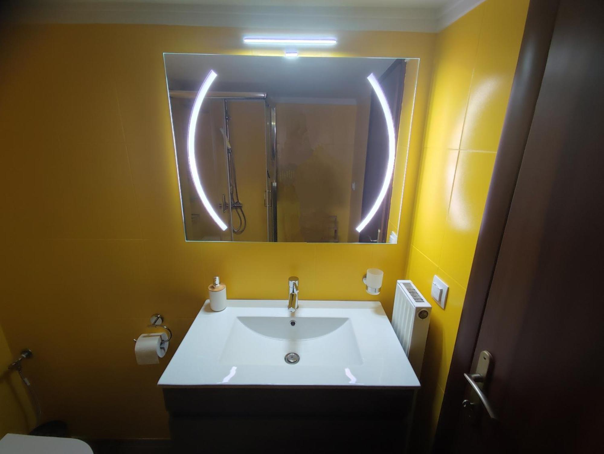 Appartement Cozy Apt! Friends & Family - Private Paid Parking